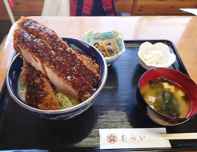 当店自慢の極厚ソースカツ丼